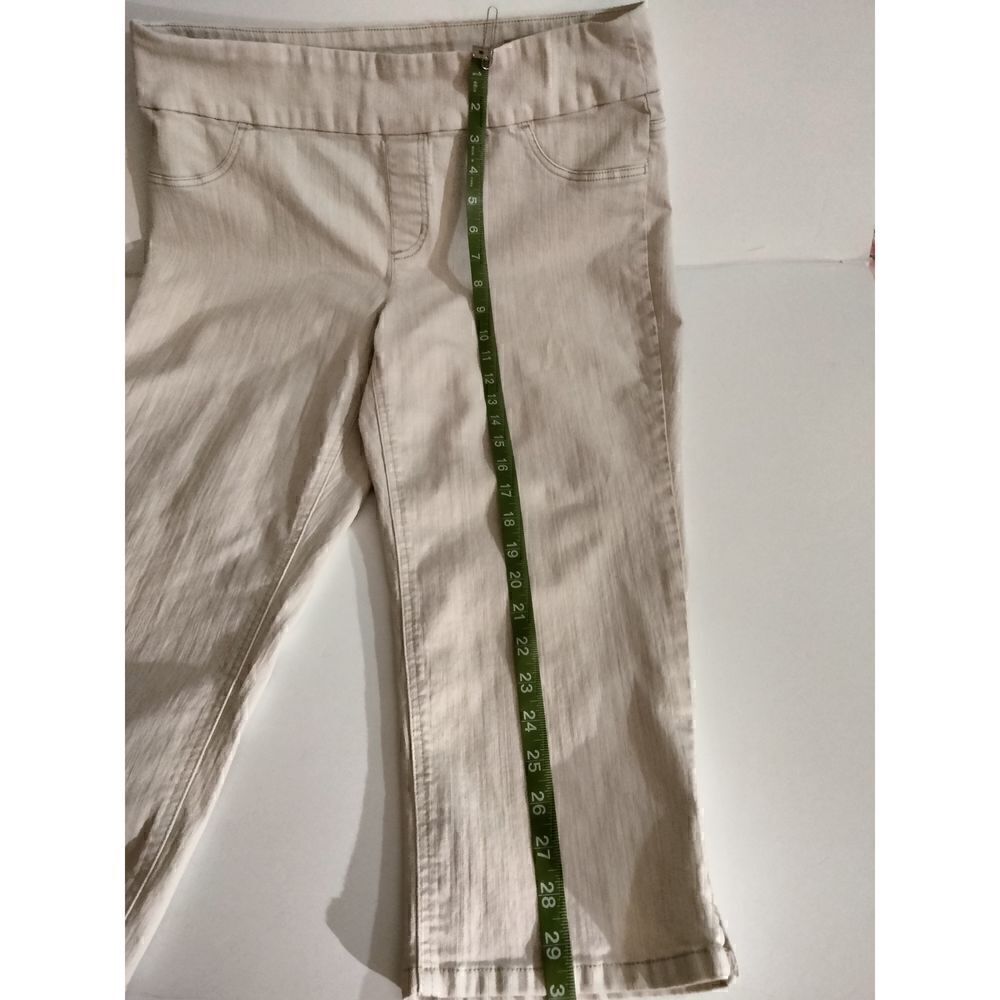 Chico's Plus Size Pull On Capris - Picture 6 of 8